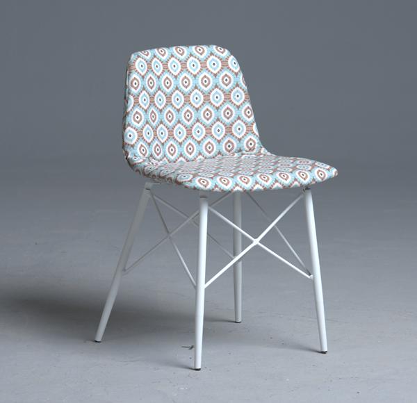 Chaise Vintage Avec Tissue